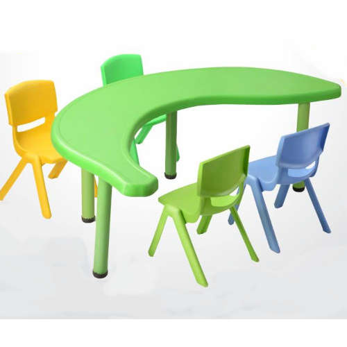 Banana Shape Preschool Table with Chairs