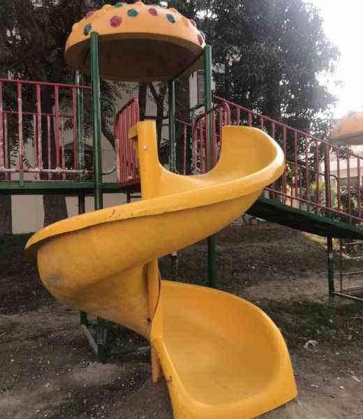 Playground Spiral Slide with Canopy