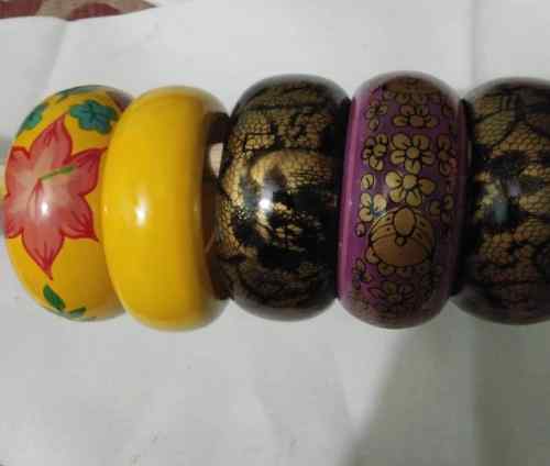 Wooden Bangle Manufacturers