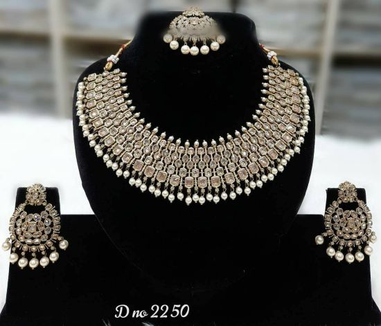 Kundan Jewellery Set