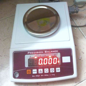 Analytical Weighing Balance 600g