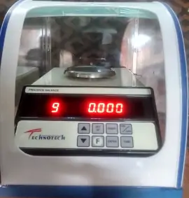 Laboratory and Jewellery Weighing Balance